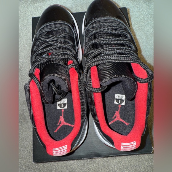 Air Jordan 11 Retro Low Bred - Picture 7 of 8